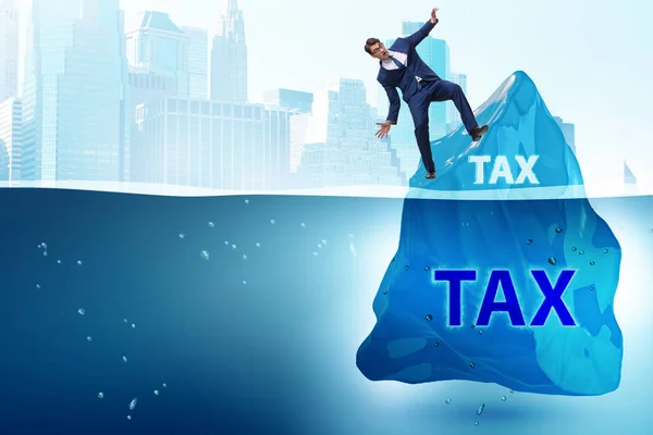 Концепция налоговых платежей с айсбергом — стоковое фото