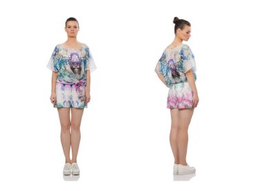 Beyaz izole şık elbiseli güzel model