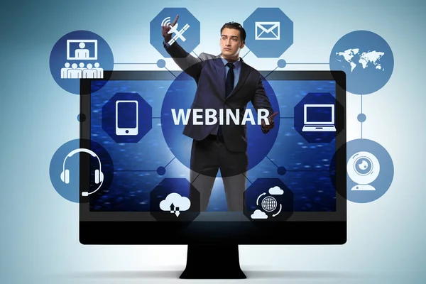 Empresário no conceito de webinar online — Fotografia de Stock