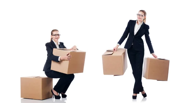 Mujer mujer de negocios con cajas en blanco — Foto de Stock