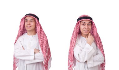 Genç Arap adam beyazda izole edilmiş.