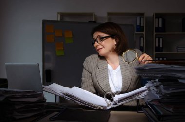 Kadın işçilerin aşırı işten acı   