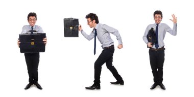 Evrak çantalı genç bir çalışan beyaza izole edilmiş.