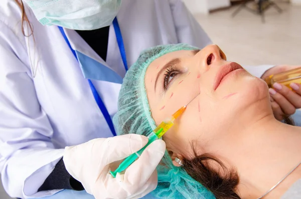 Marktlieden voor cosmetische plastische chirurgie — Stockfoto