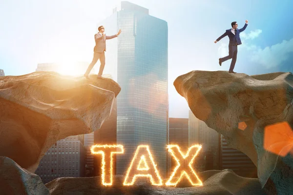 Imprenditore nel concetto di pagamento delle imposte — Foto Stock