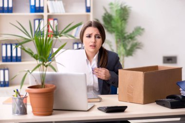 Kadın çalışanın işten çıkarılması ve kovulma kavramı