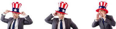 adam beyaz izole Amerikan şapka ile 