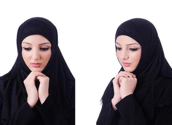 Mujer joven musulmana usando hijab sobre blanco —  Fotos de Stock