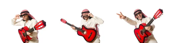 Homem árabe com guitarra no branco — Fotografia de Stock