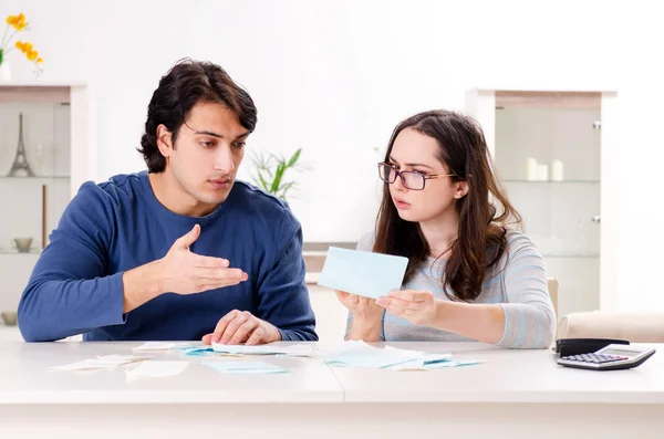 Young couple in budget planning concept — Stock Photo, Image