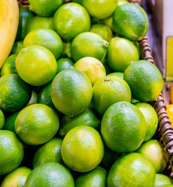 Pazar vitrininde narenciye