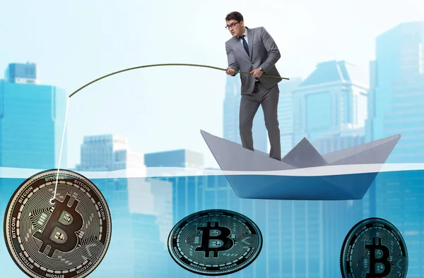Empresário pesca bitcoins no conceito de mineração criptomoeda — Fotografia de Stock