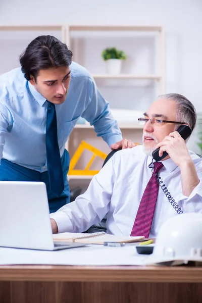 Two architects working on the project — Stock Photo, Image