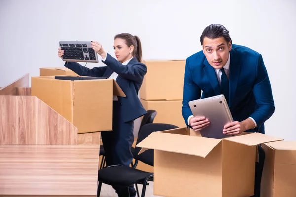 Two employees being fired from their work — Stock Photo, Image