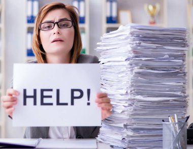 Ofiste çalışan iş kadını.