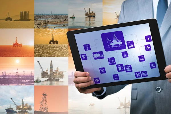 Oliearbeider in het concept van afstandsbediening in de olie-industrie — Stockfoto