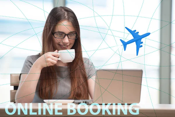 Konzept der Online-Buchung von Flugreisen — Stockfoto
