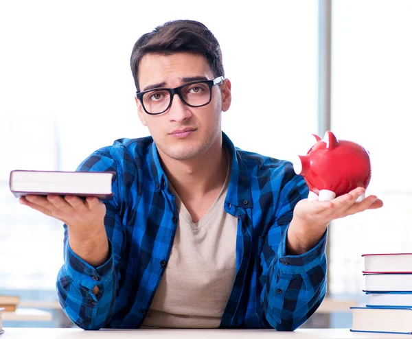 Pahalı ders kitapları ve eğitim maliyeti kavramı