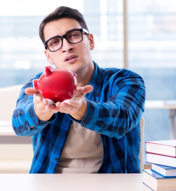 Pahalı ders kitapları ve eğitim maliyeti kavramı