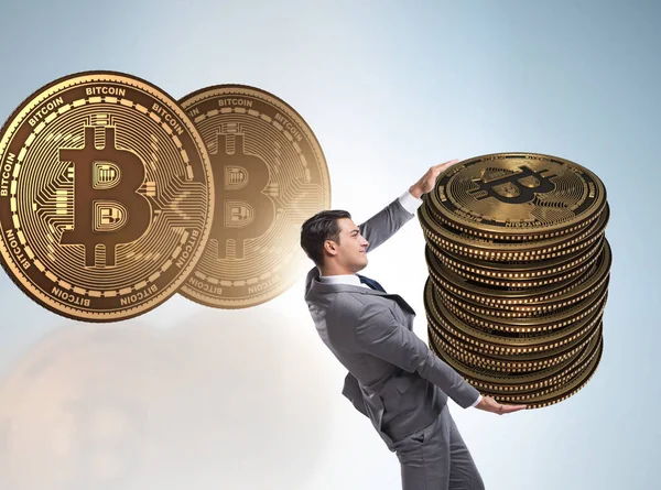 Geschäftsmann hält Bitcoin in Kryptowährung Blockchain-Konzept — Stockfoto