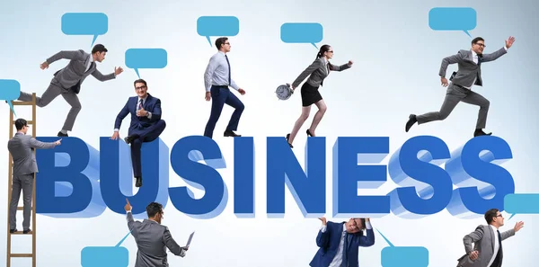 はしごとバブルコールアウトとビジネスコンセプトのビジネスマン — ストック写真