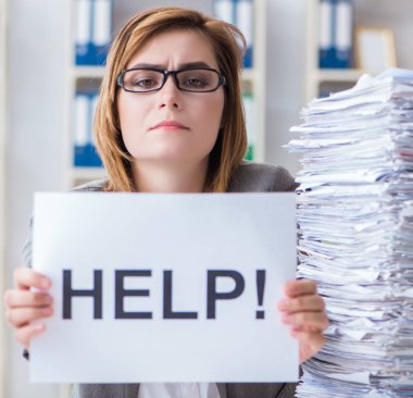 Ofiste çalışan iş kadını.