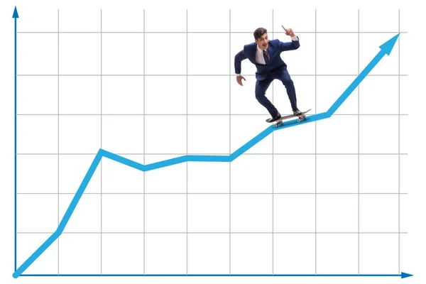 Бизнесмен катается на скейтборде на финансовом графике — стоковое фото