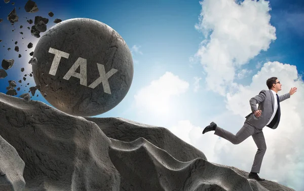 Imprenditore nel concetto di business ad alta tassazione — Foto Stock