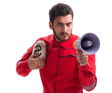 Elinde megafon ve para çantası olan genç bir tamirci.