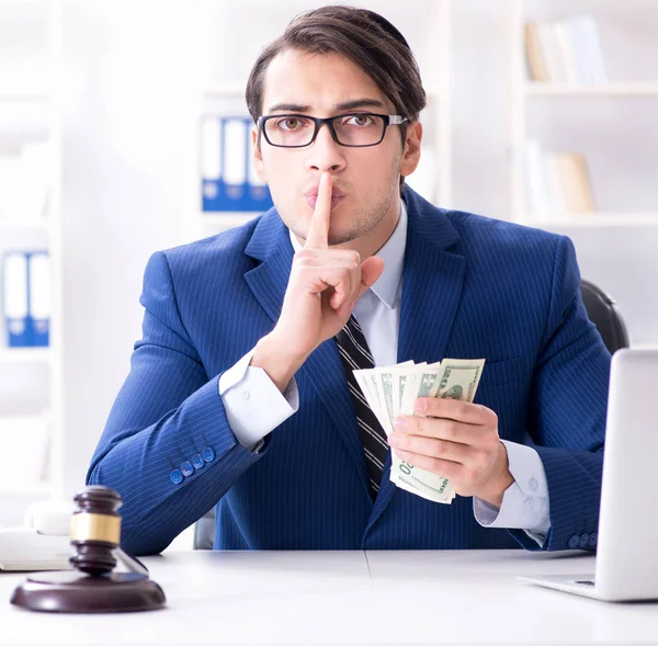 Advokat som tar emot pengar som muta — Stockfoto
