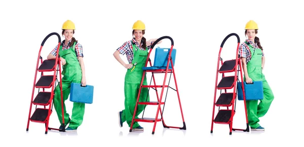 Kvinnlig reparatör med stege — Stockfoto