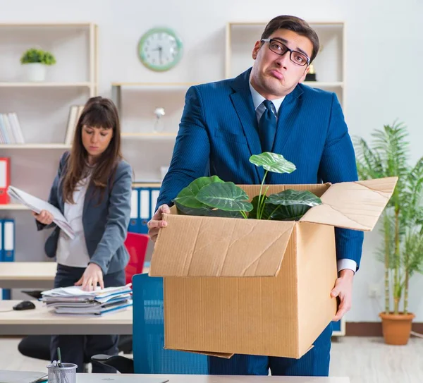 Persona despedida de su trabajo — Foto de Stock