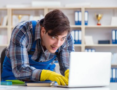 Kişisel verileri çalan daha temiz kapaklı bir bilgisayar korsanı