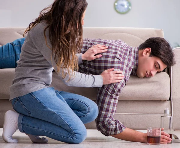 Drinking problem drunk husband man in a young family concept — Stock Photo, Image