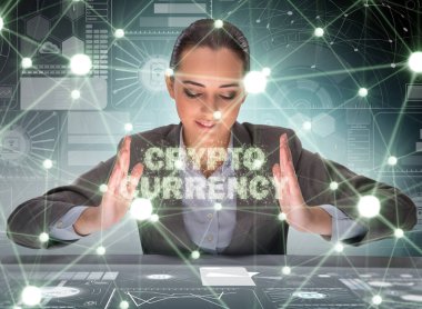 Engelleme zinciri kripto para birimi kavramında iş kadını