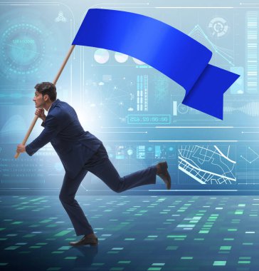 Ticari konseptte çalışan boş pankartlı bir işadamı