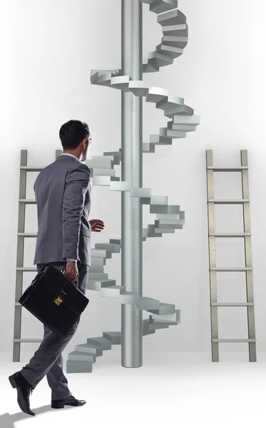 Concepto de progresión profesional con escaleras y escaleras — Foto de Stock