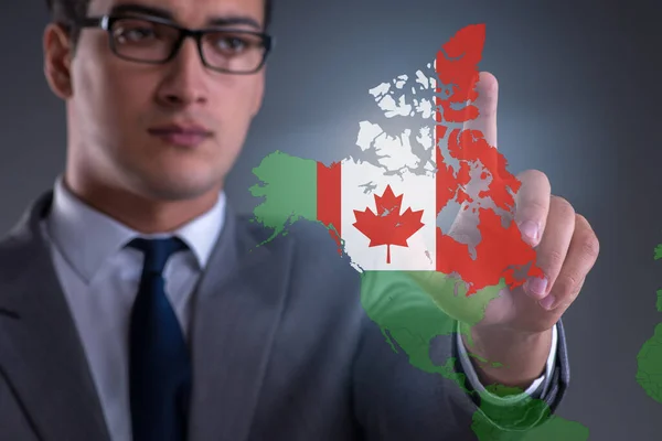 Konzept der Einwanderung nach Kanada mit virtuellem Knopfdruck — Stockfoto