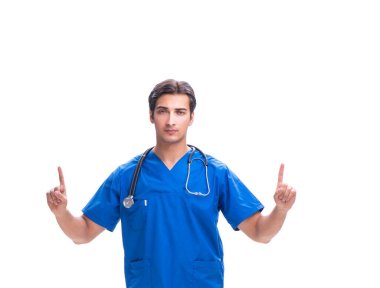 Genç erkek doktor beyaz düğmelere basıyor.