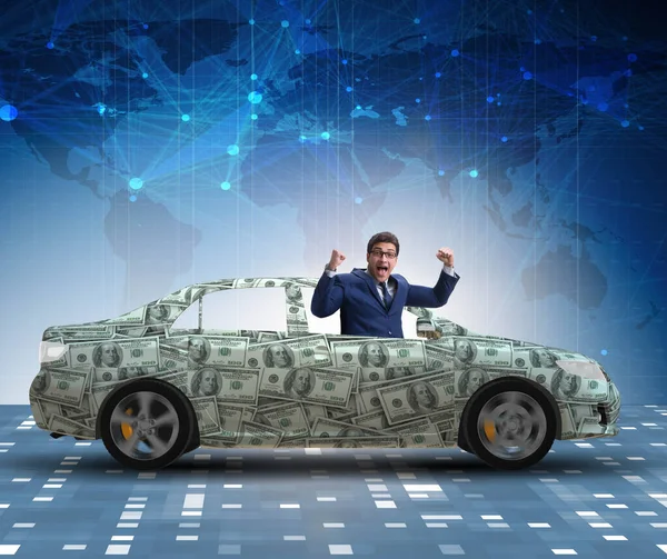 Biznesmen jazdy samochodem pokrytym z nami dolarów — Zdjęcie stockowe