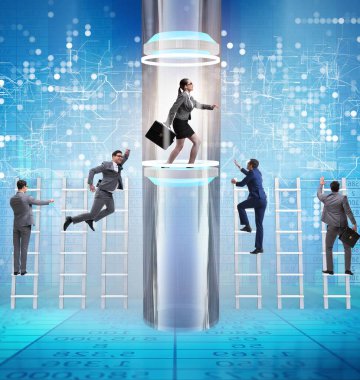 Hızlı ve hızlı terfi kavramında iş kadını