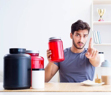 Sporcu daha iyi kaslar için yeni protein takviyeleri tadıyor
