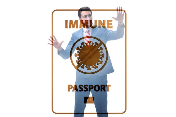 Begreppet immunitet pass - trycka på virtuell knapp — Stockfoto