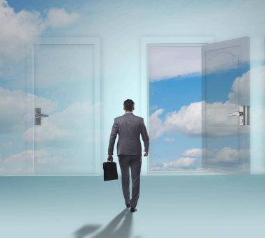 İş adamı pek çok iş fırsatıyla karşı karşıya