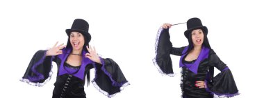 Kadın sihirbaz beyazların arasında.