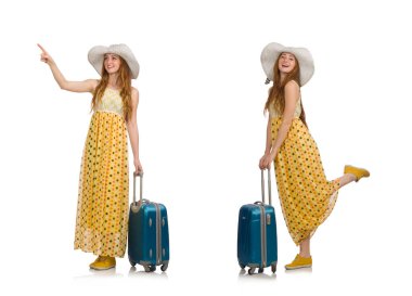 Yaz seyahatine hazır bir kadın, beyaz tenli.