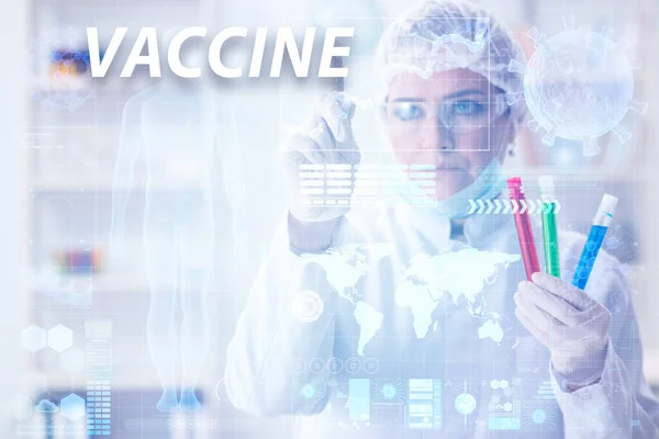 코로나 바이러스 - 19 백신을 개발하고 있는 여의사 — 스톡 사진