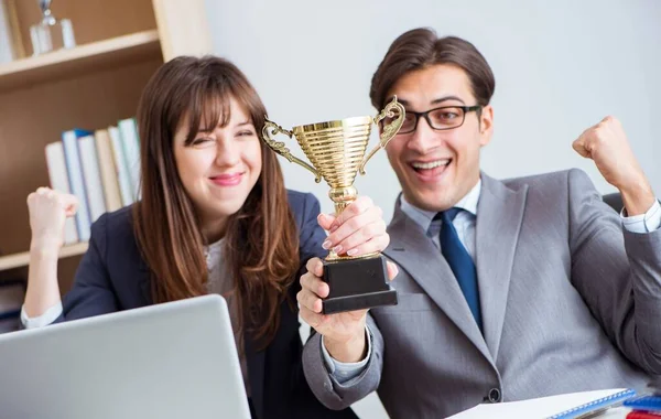 Concept of teamwork with prize — Stock Photo, Image