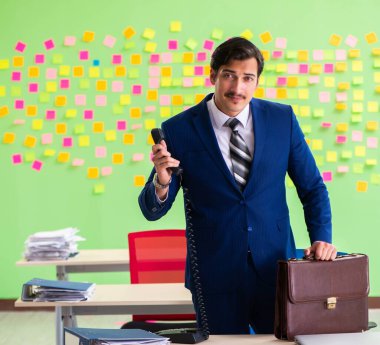 Çelişkili öncelikleri olan bir iş adamı