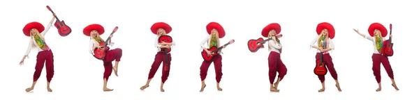 Kvinna bär gitarr med sombrero — Stockfoto